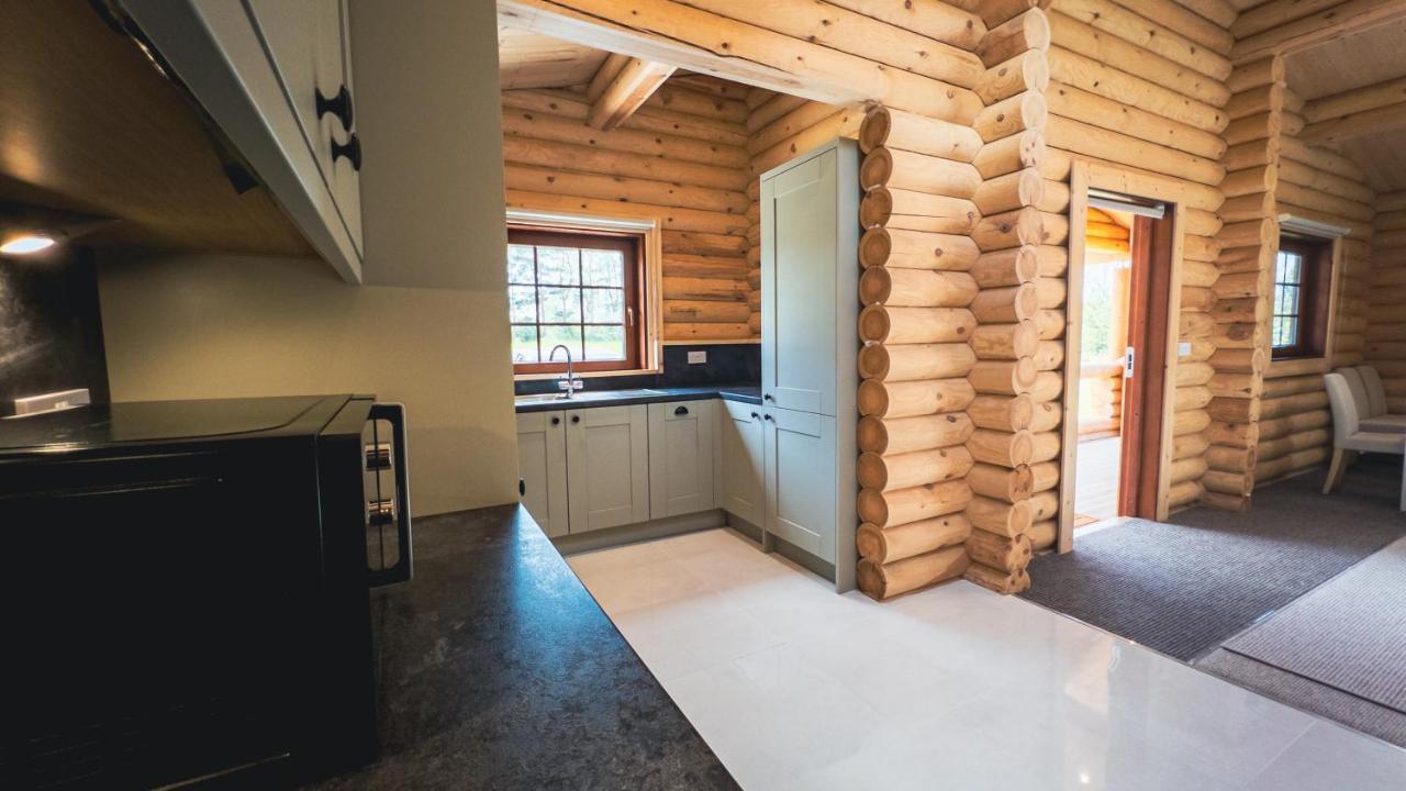 Aspen Lodge, Amazing New Log Cabin With Hot Tub - Sleeps 6 - Felmoor Park Morpeth Exterior photo