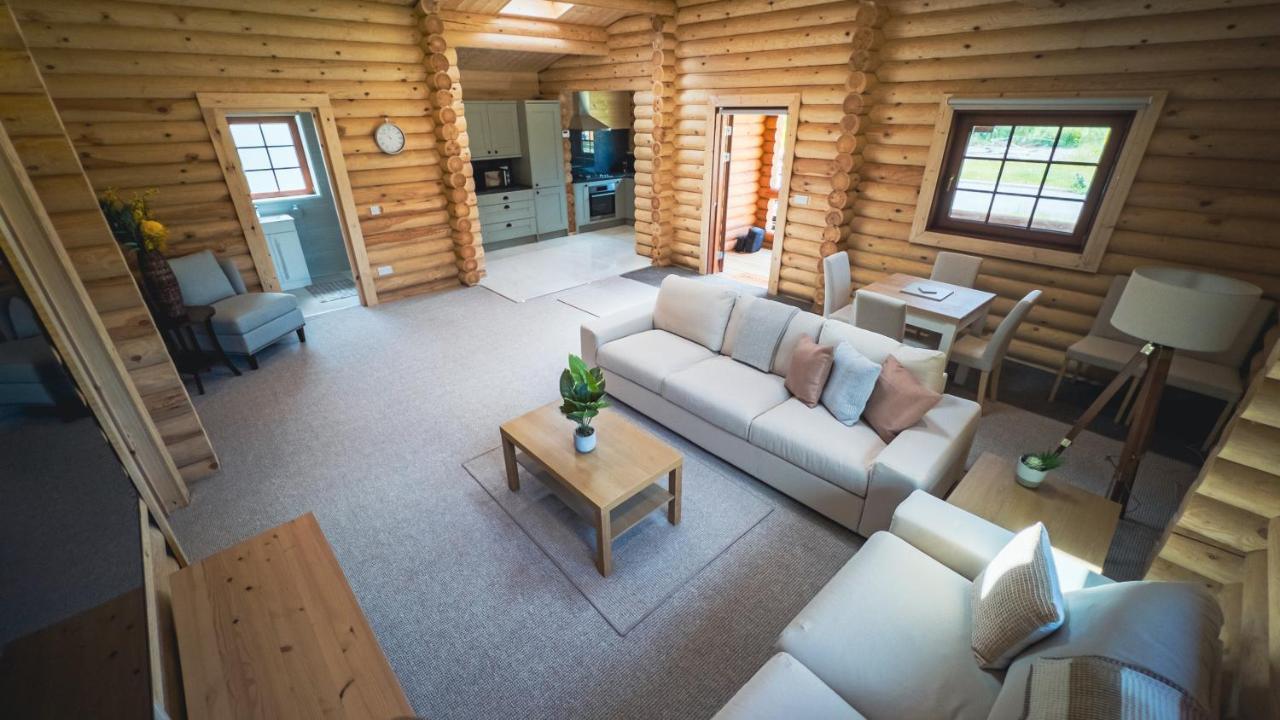 Aspen Lodge, Amazing New Log Cabin With Hot Tub - Sleeps 6 - Felmoor Park Morpeth Exterior photo