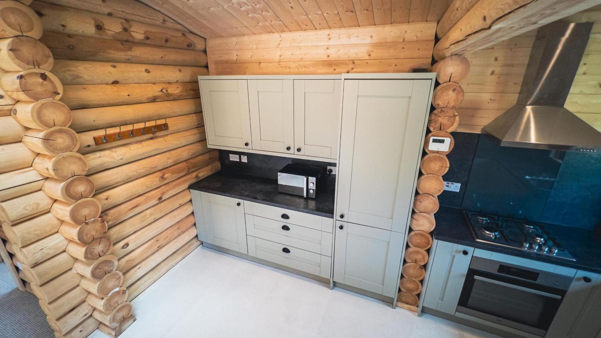 Aspen Lodge, Amazing New Log Cabin With Hot Tub - Sleeps 6 - Felmoor Park Morpeth Room photo